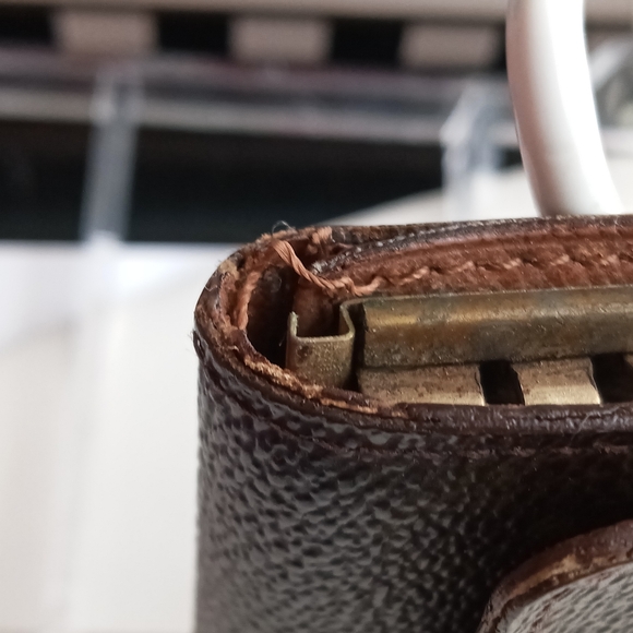 Vintage LV Monogram LOUIS VUITTON 6 Hooks Key Card Case - Picture 16 of 16